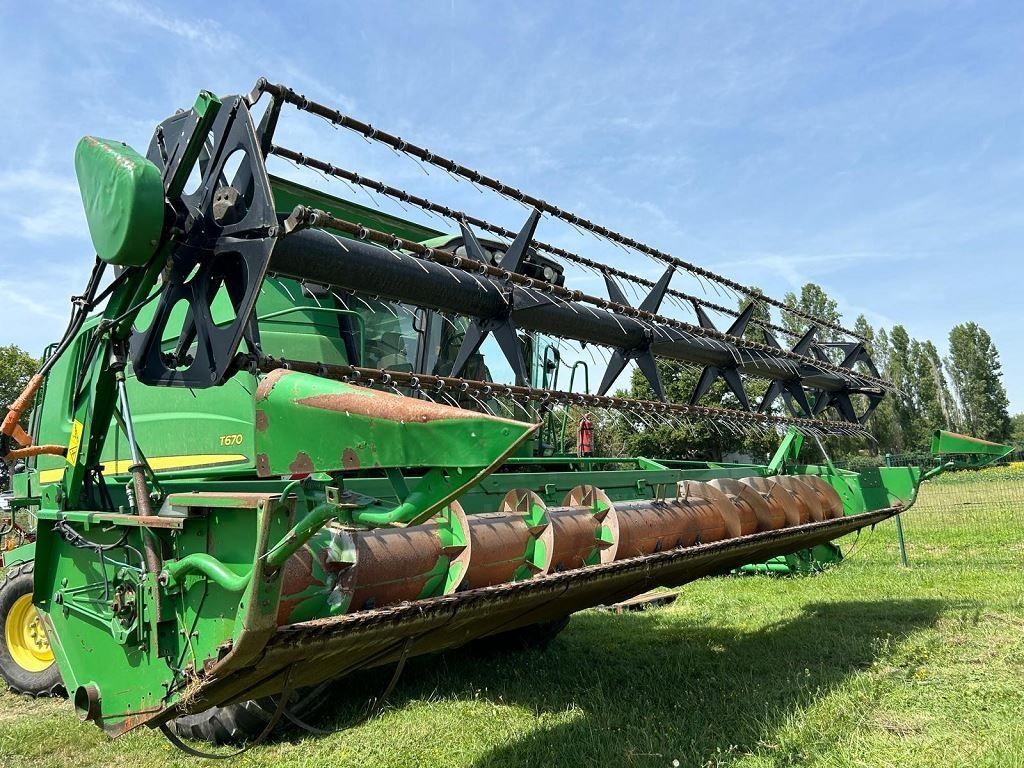 E-FARM: John Deere 625R - Barre de coupe - id RV5KDVG - 15 000 € - Année: 2006 - France
