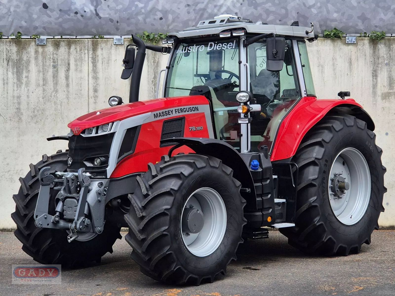 E-FARM: Massey Ferguson 7S.180 Exclusive - Tracteur - id QVQVNHR - 176 832 € - Année: 2024 - Lecture du nombre d'heure: 5,Puissance du moteur (chevaux): 210,Autriche