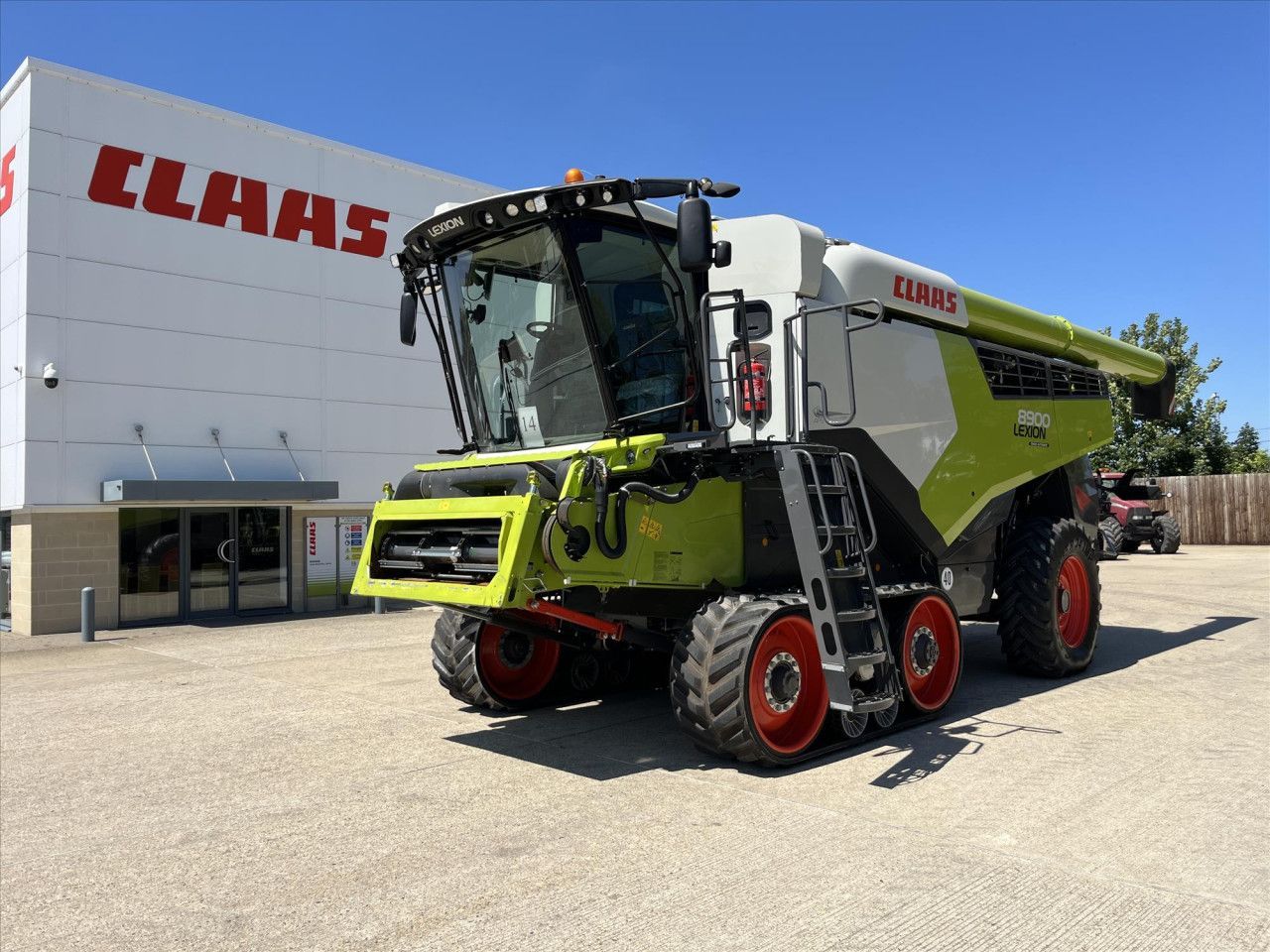E-FARM: Claas LEXION 8900 TERRA TRAC - Moissoneuse-batteuse - id I9PNV5M - 455 424 € - Année: 2022 - Lecture du nombre d'heure: 1 164,Royaume-Uni