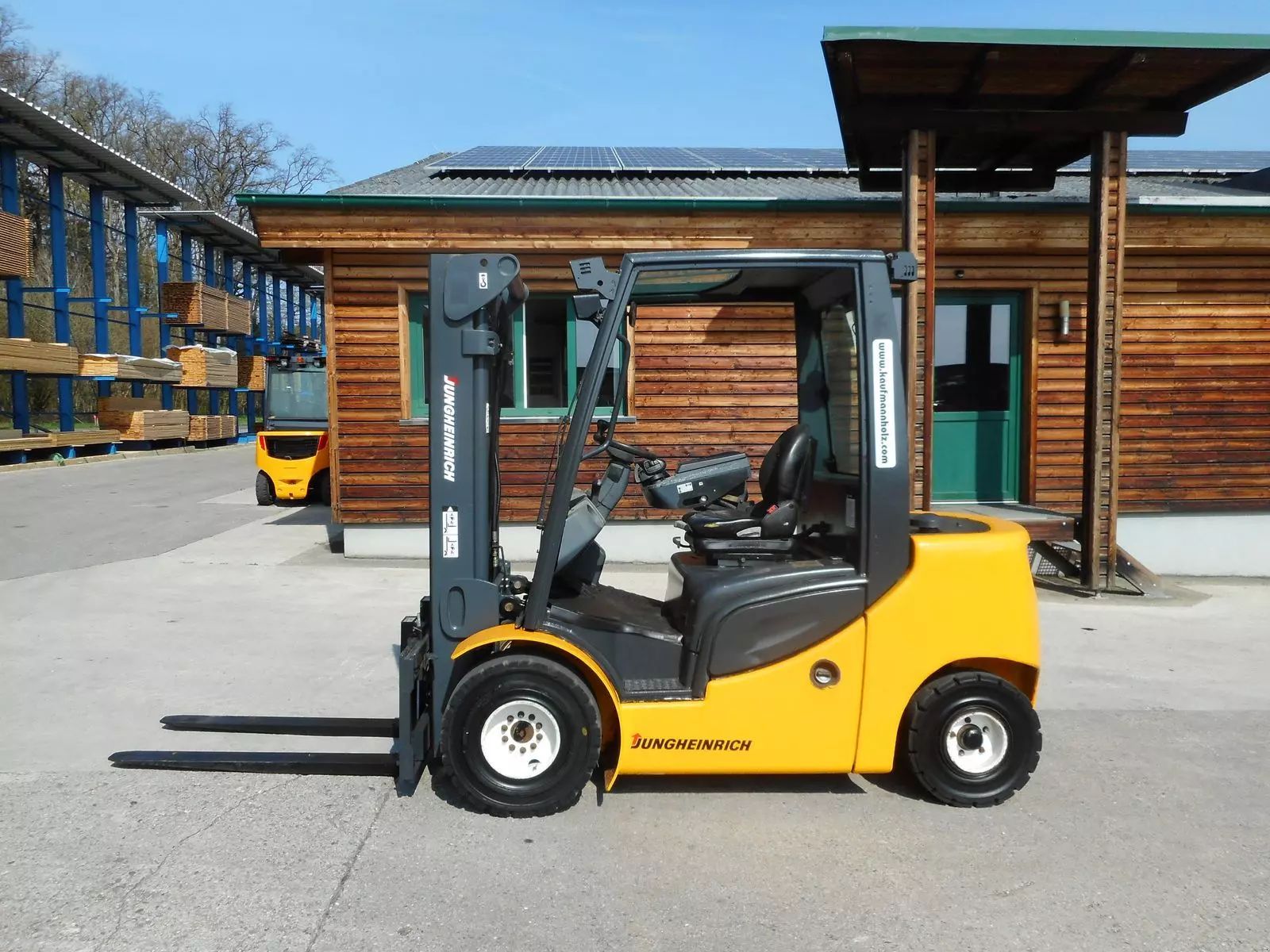 E-FARM: JUNGHEINRICH dfg430s triplex + ss - Chariot élévateur - id PM1AQKW - 10 900 € - Année: 2011 - Lecture du nombre d'heure: 9 930,Autriche