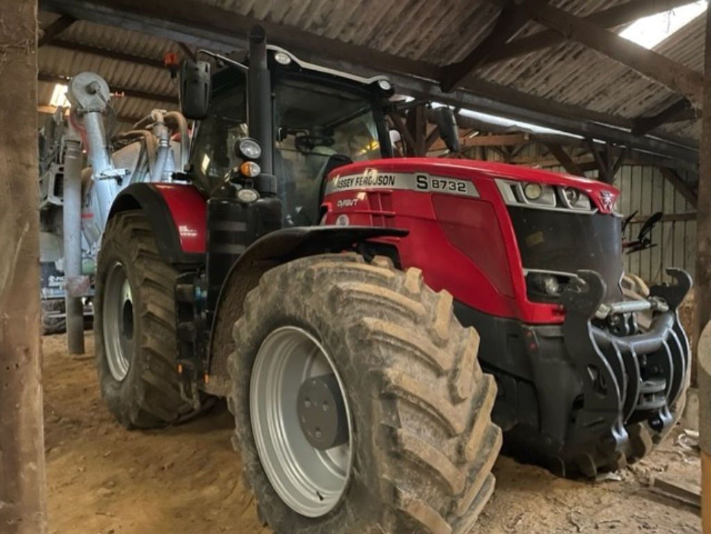 E-FARM: Massey Ferguson 8732 Dyna-VT - Traktor - id APQGZSL - Baujahr: 2022 - Abgelesene Motorstunden: 3.000,Motorleistung (PS): 320,Frankreich
