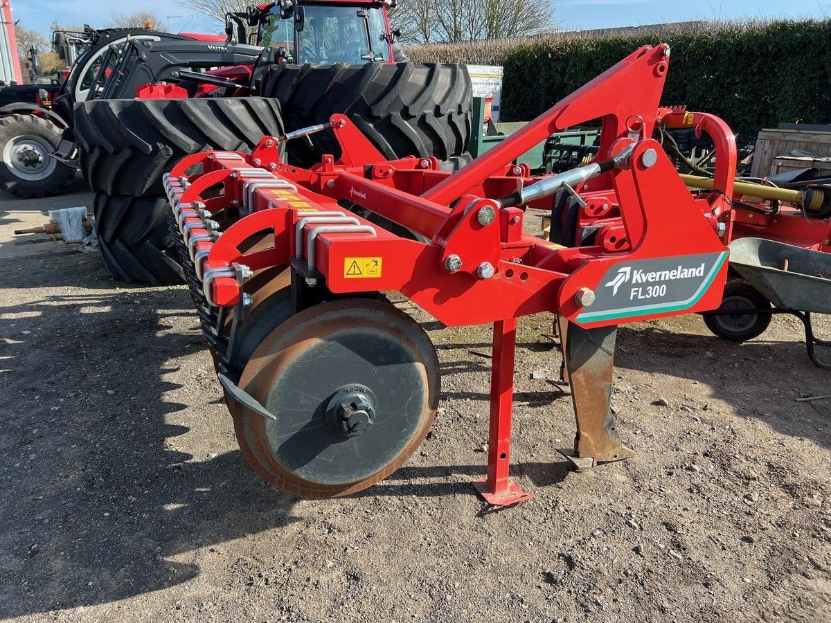 E-FARM: Kverneland fl300 mounted subsoiler - Semoir direct - id NUNUIYM - 12 465 € - Année: 2022 - Royaume-Uni
