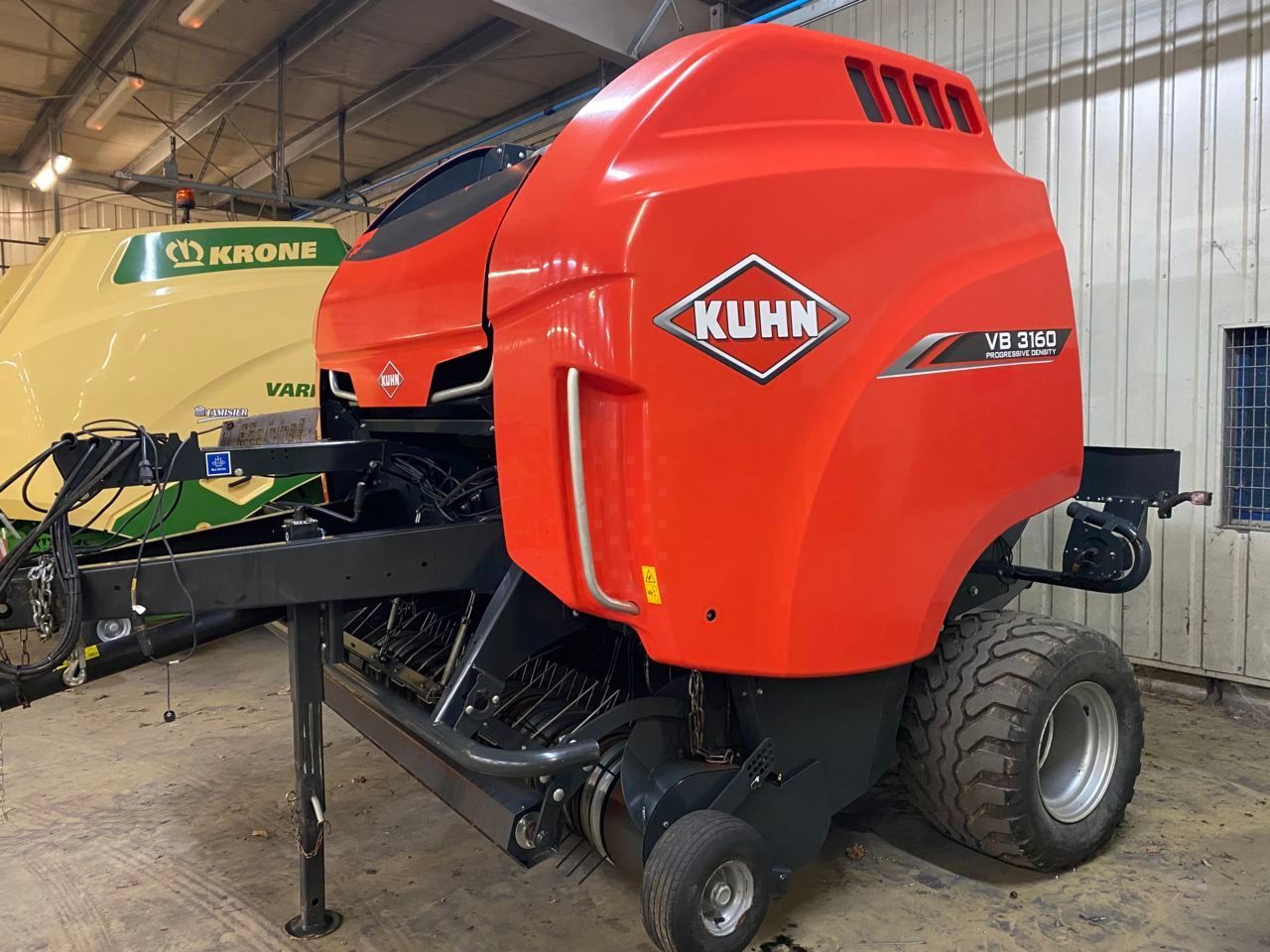 E-FARM: Kuhn VB 3160 - Baler - id LWPHAWM - €24,000 - Year of construction: 2020 - Total number of bales produced: 23,000,France