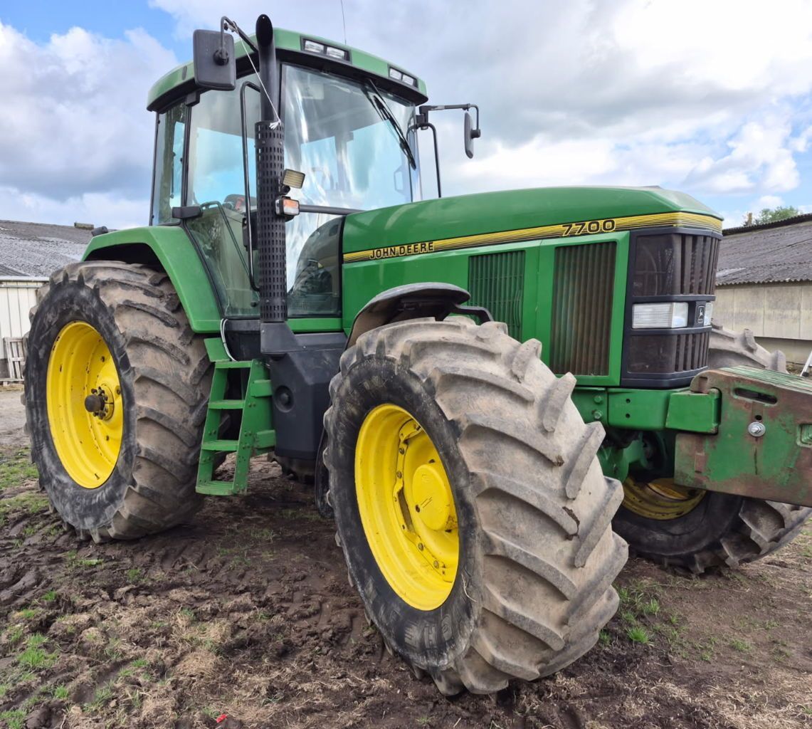 John Deere 7700 Tracteur 28 500 €