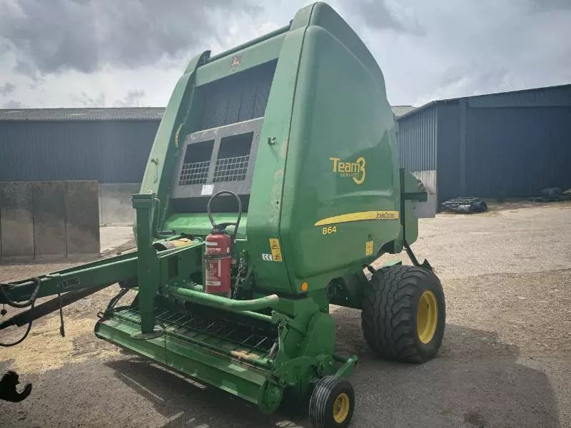 E-FARM: John Deere 864 - Presse à balles - id GLZFAJK - 14 500 € - Année: 2013 - France