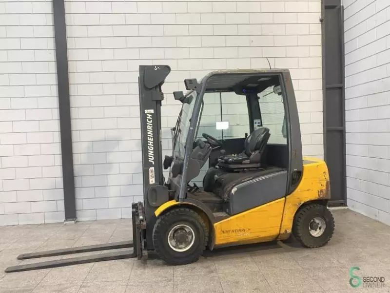 JUNGHEINRICH dfg 425 Maszt sztaplowy 6850 €