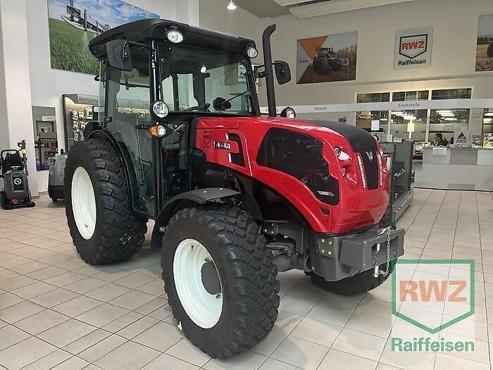 Valtra F105S Tractor €49,800