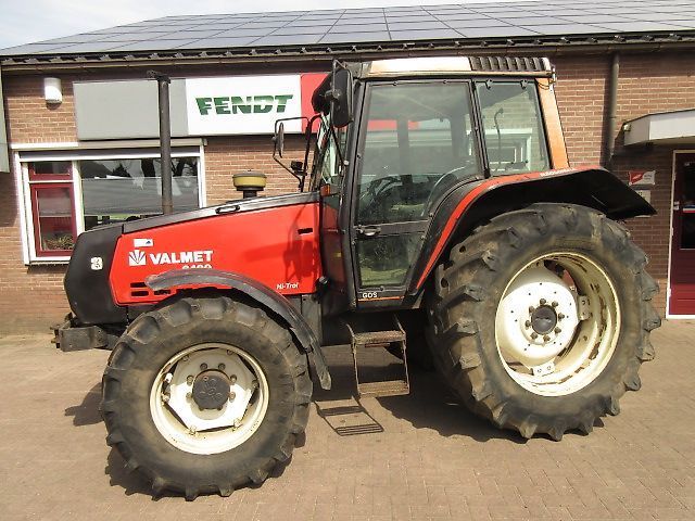 E-FARM: Valmet 6400 - Tracteur - id BJTG1AD - 17 500 € - Année: 1994 - Lecture du nombre d'heure: 16 518,Puissance du moteur (chevaux): 94,Pays-Bas
