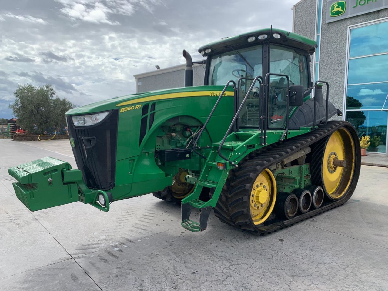 E-FARM: John Deere 8360 R - Tractor - id J2NTUDB - Año: 2015 - Horas: 8000,Potencia del motor: 360,Italia
