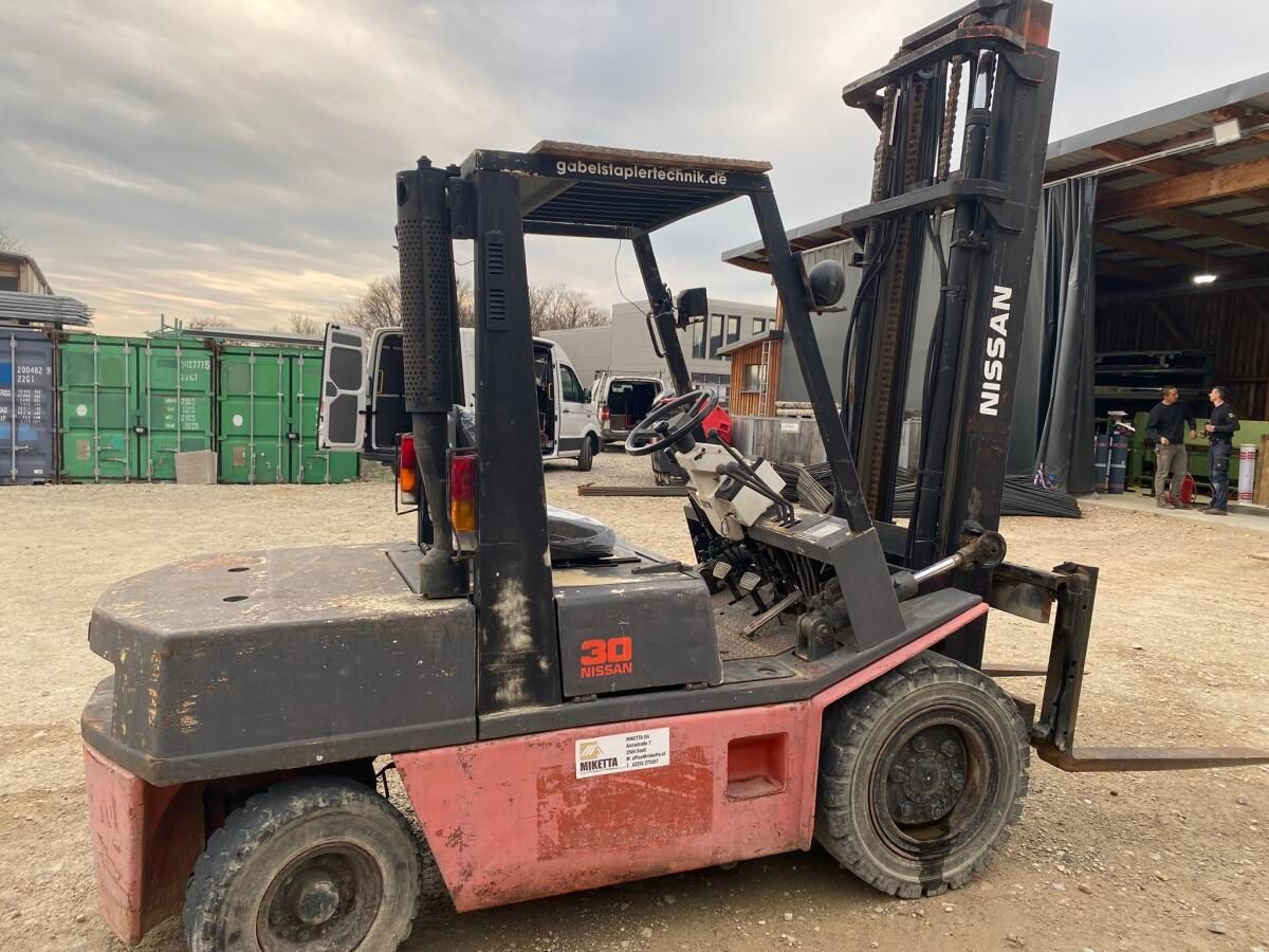 NISSAN Forklift €7,000