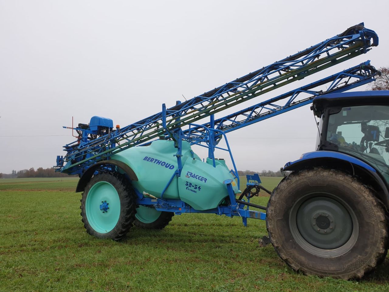 E-FARM: Berthoud tracker s 32-34 - Nebulizzatore - id HFEJQHI - 43.000 € - Anno di costruzione: 2019 - Francia