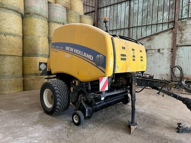 E-FARM: New Holland Roll Belt 150 Combi - Presă de balotat - id RZAIFHZ - 19.000 EUR - Anul: 2019 - Numărul total de baloți produși: 9.619,Franța