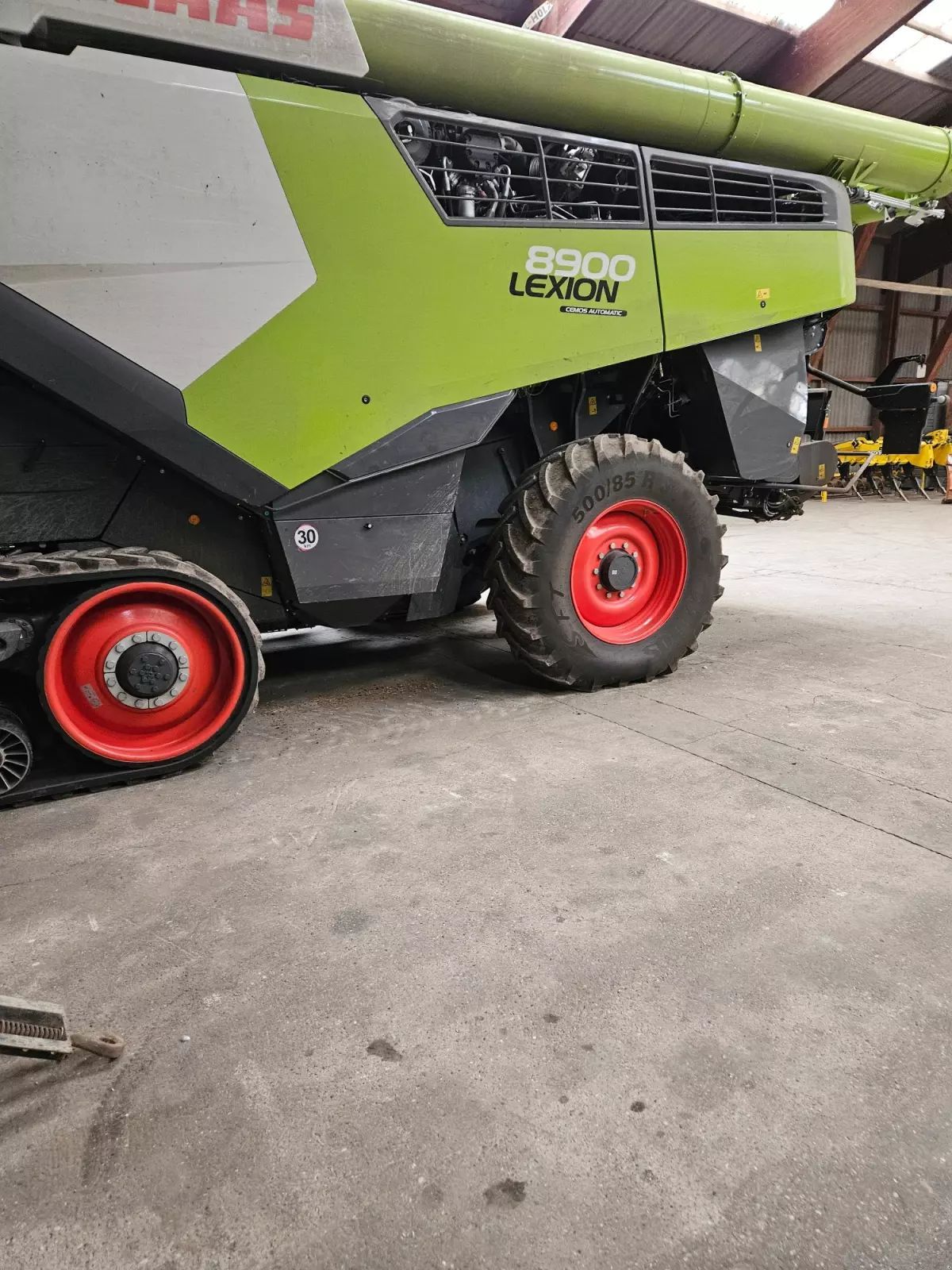 Claas Lexion 8900 Terra Trac Combine harvester €489,000