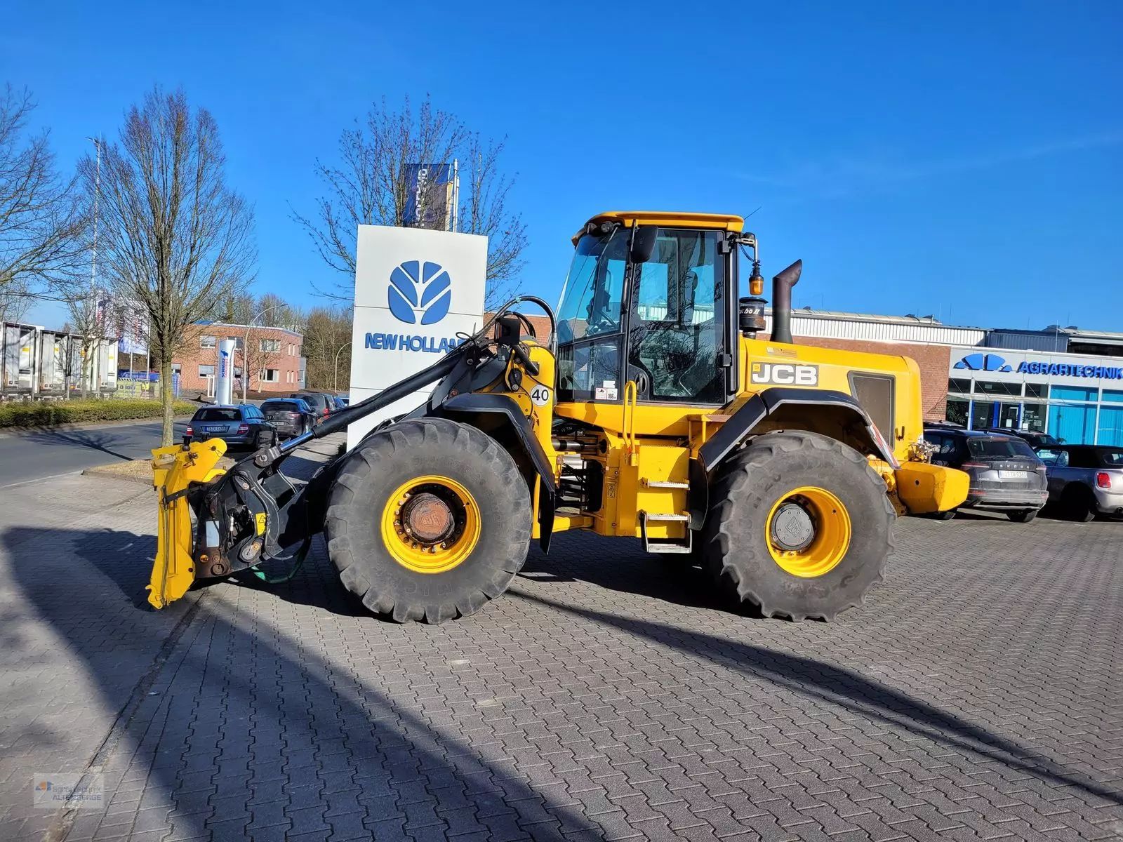 E-FARM: JCB 434 s highlift - Wheel loader - id D2D9AHE - €64,286 - Year of construction: 2011 - Engine hours: 9,085,Engine power (HP): 223,Germany