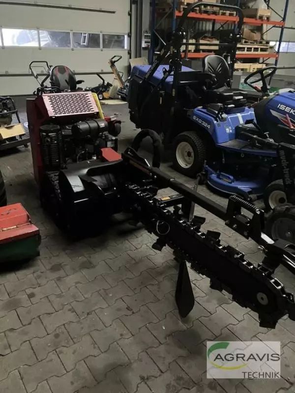 E-FARM: TORO trx 300 trencher - Plæneklipper - id 2ISAZ1B - 19.000 € - Produktionsår: 2024 - Tyskland