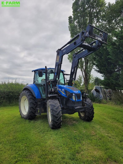 E-FARM: New Holland T5.95 - Tractor - id LB4IES4 - €38,000 - Year of construction: 2013 - Engine hours: 5,500,Engine power (HP): 99,France