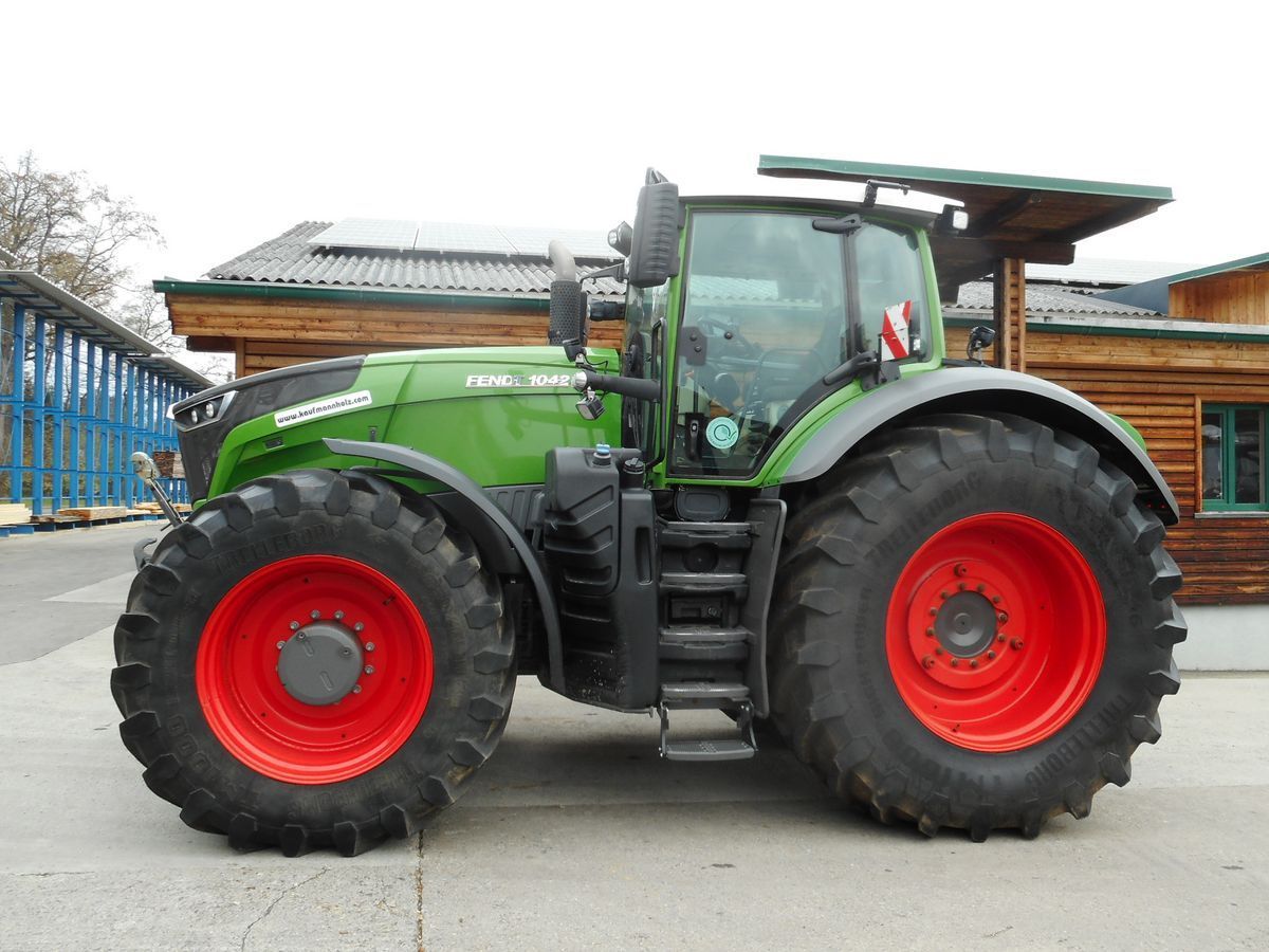 E-FARM: Fendt 1042 Vario - Трактор - id CRPBZLI - 199 000 € - Година на построяване: 2019 - Работни часове на двигателя: 5471,Мощност на двигателя (HP): 435,Австрия