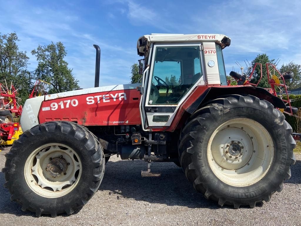 Steyr 9170 tractor €15,487