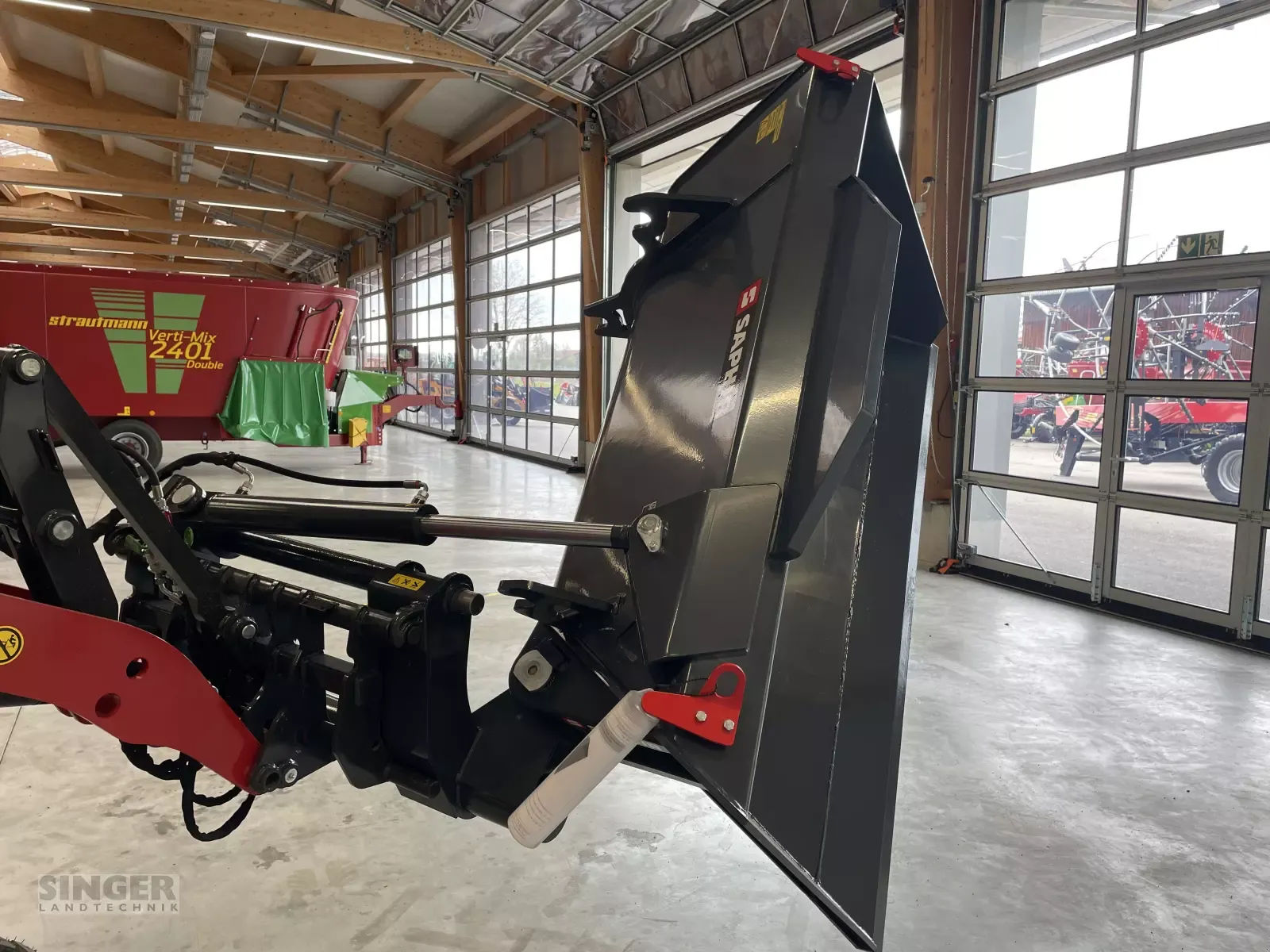 E-FARM: SAPHIR sks 20 bankett seitenkippschaufel - Anbaugerät - id XW3AIYD - 5.294 € - Baujahr: 2024 - Deutschland