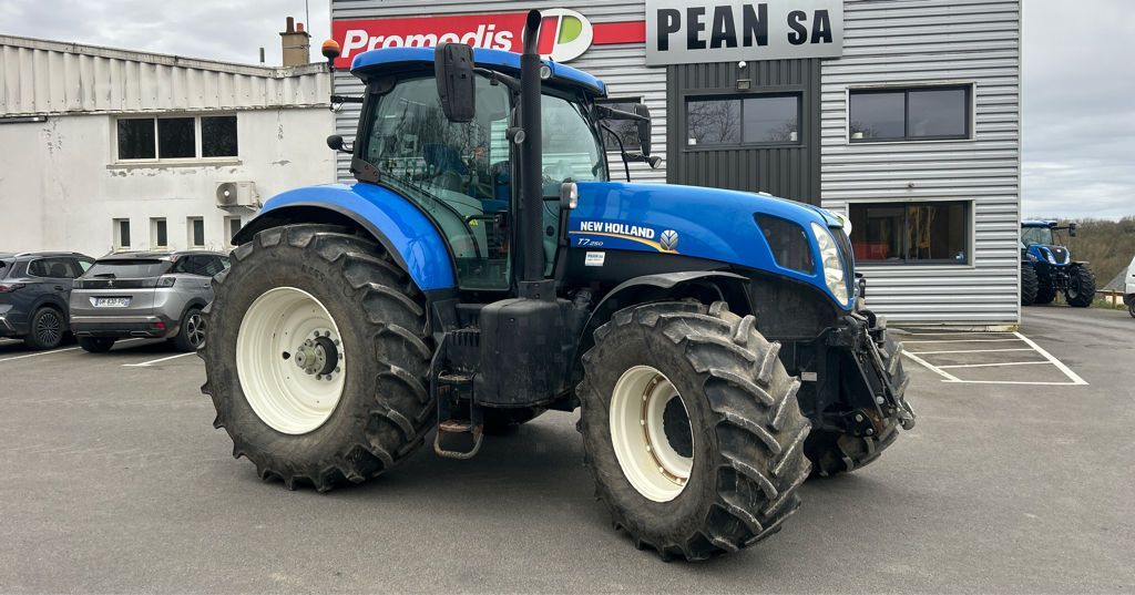 E-FARM: New Holland T7.250 - Τρακτέρ - id JZCFZVX - 74.000 € - Χρονία: 2014 - Μετρητής ωρών: 3.400,Ισχύς κινητήρα: 230,Γαλλία