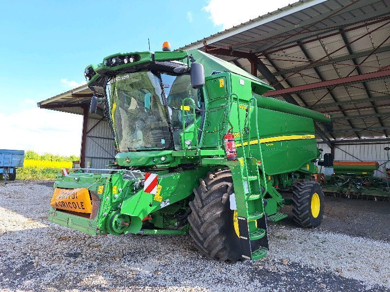 E-FARM: John Deere T550 - Комбайн - id FDCQAMS - 250 000 € - Год выпуска: 2023 - Отработанные часы: 698,Франция