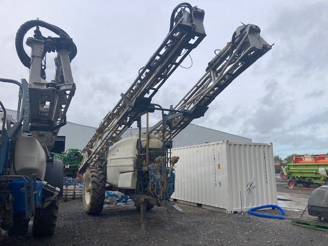 E-FARM: Evrard meteor 4100 - Sprayer - id KNF5HBD - €6,900 - Year of construction: 2003 - France