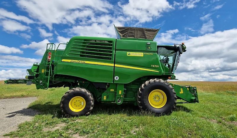John Deere T 670 HM Combine harvester €280,000