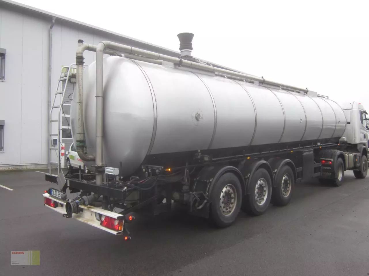 E-FARM: sonstige hendricks 30 cbm, tanksattelauflieger, zubringer, gülletransporter, transportfass, edelstahl - Gülleausbringung Sonstige - id UQI2A3N - 24.370 € - Baujahr: 1985 - Deutschland