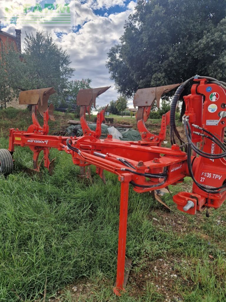 E-FARM: Angeloni tpu35 - Aratro - id M28J2JS - 14.000 € - Anno di costruzione: 2018 - Italia