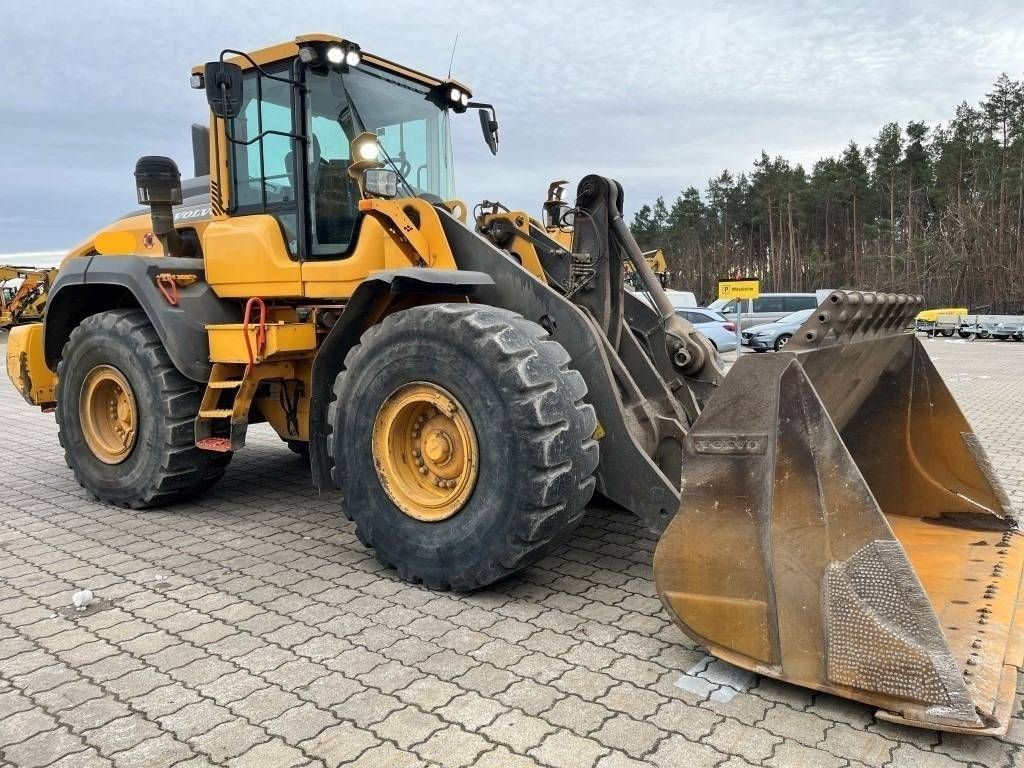 VOLVO l 120 h Radlader