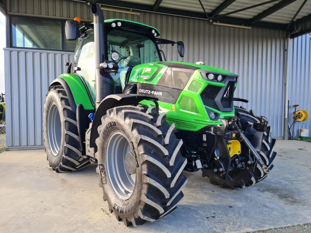 Deutz-Fahr Agrotron 6185 TTV Traktor 85 000 €