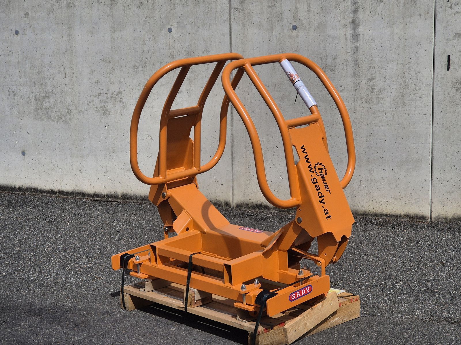 E-FARM: hauer silageballenzange 915 - Навесное оборудование - id 9KBPY9F - 1 825 € - Австрия