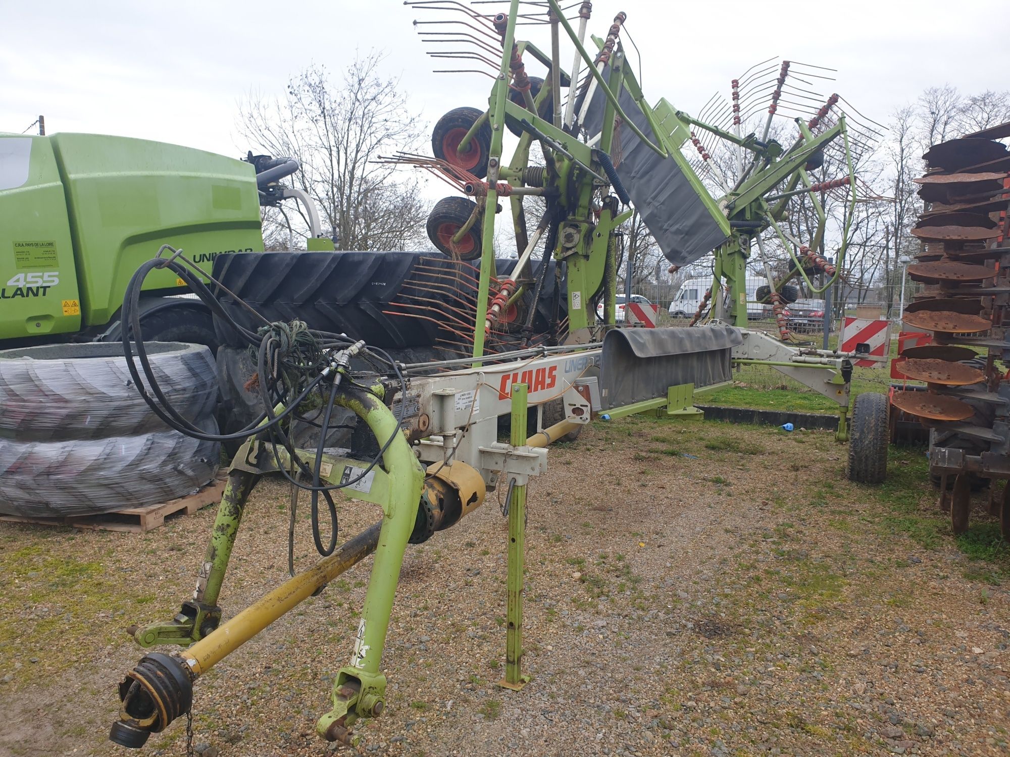 E-FARM: Claas Liner 1250 Profil - Andaineur - id UDZJXVF - 12 500 € - Année: 2009 - France