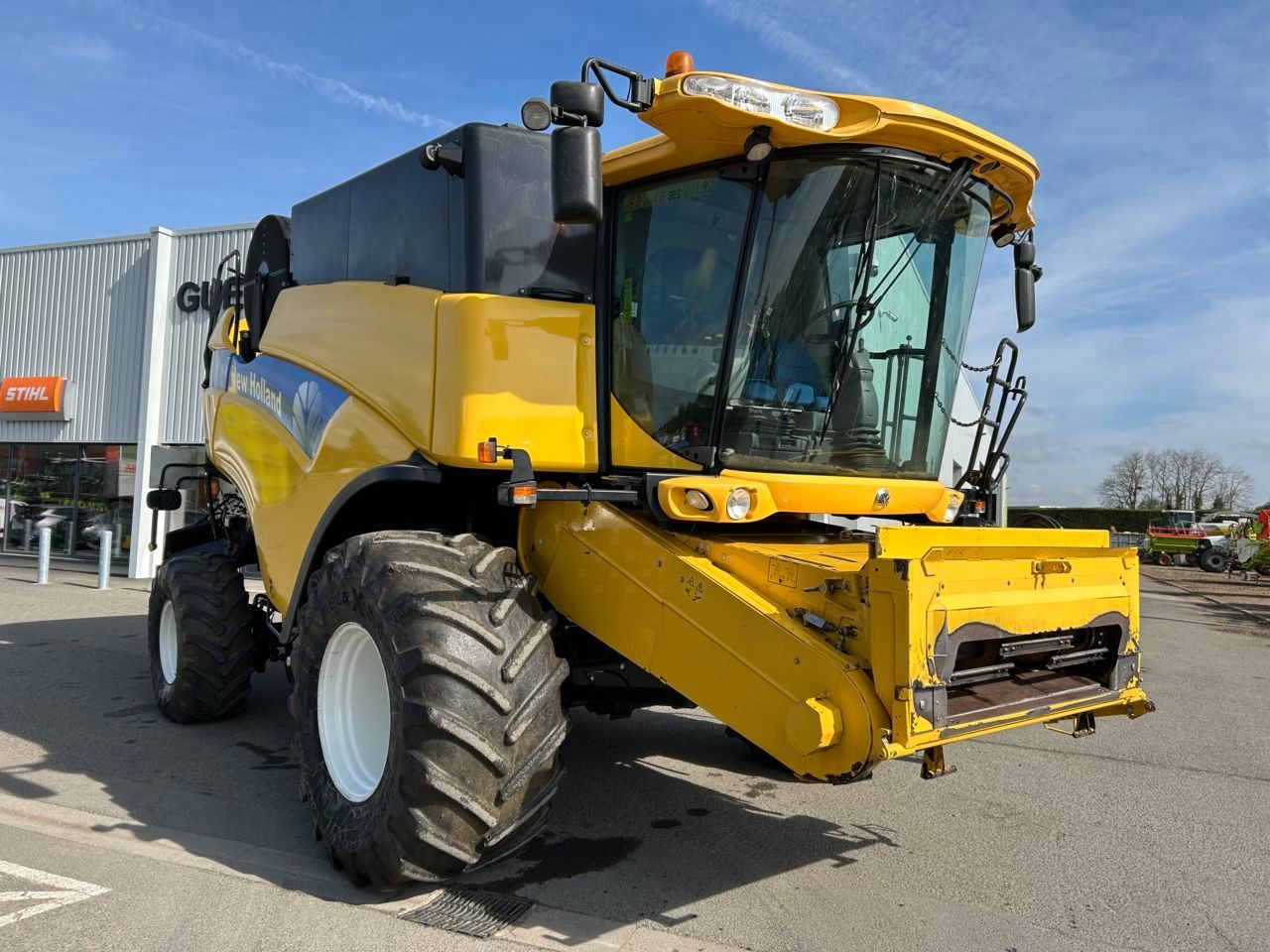 E-FARM: New Holland CX 8080 - Mähdrescher - id IRIIGFF - 119.000 € - Baujahr: 2010 - Abgelesene Motorstunden: 2.552,Motorleistung (PS): 394,Frankreich