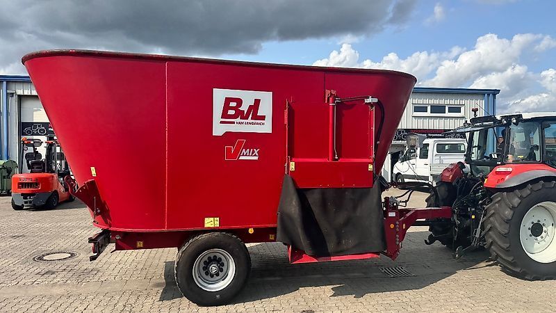 E-FARM: BVL v-mix 17-2s # top zustand # - Mixer feeder - id DSHDZIM - €12,500 - Year of construction: 2018 - Germany