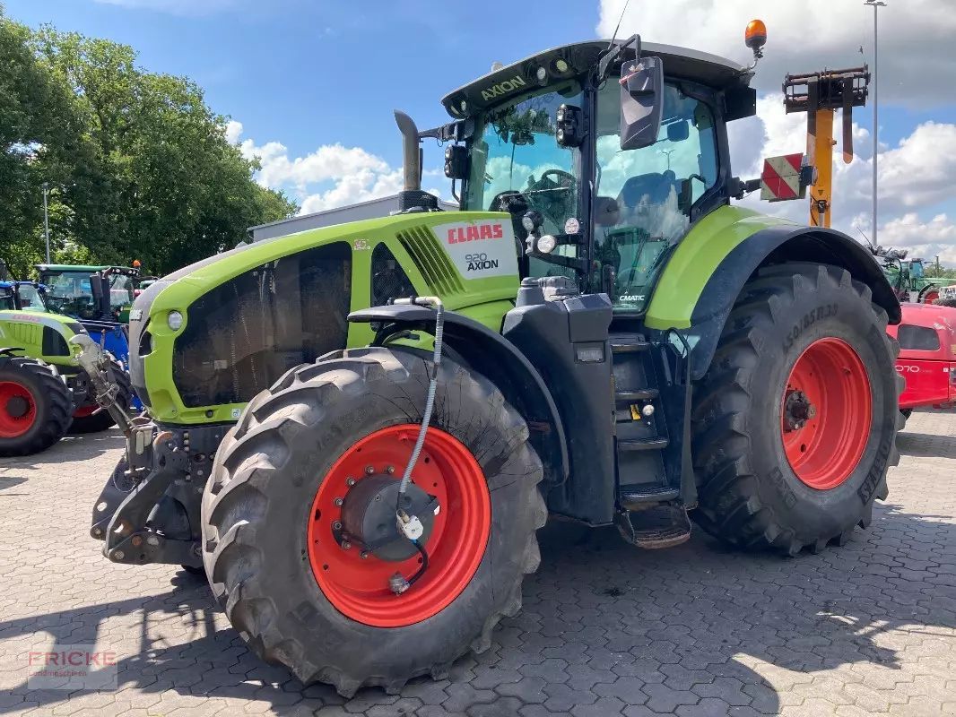 Claas Axion 920 Tractor €77,500