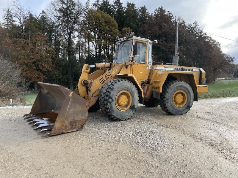 E-FARM: Liebherr 541 - Kolový nakladač - id QC6SJX8 - 15 500 € - Rok výroby: 1990 - Výkon motoru (HP): 160,Německo