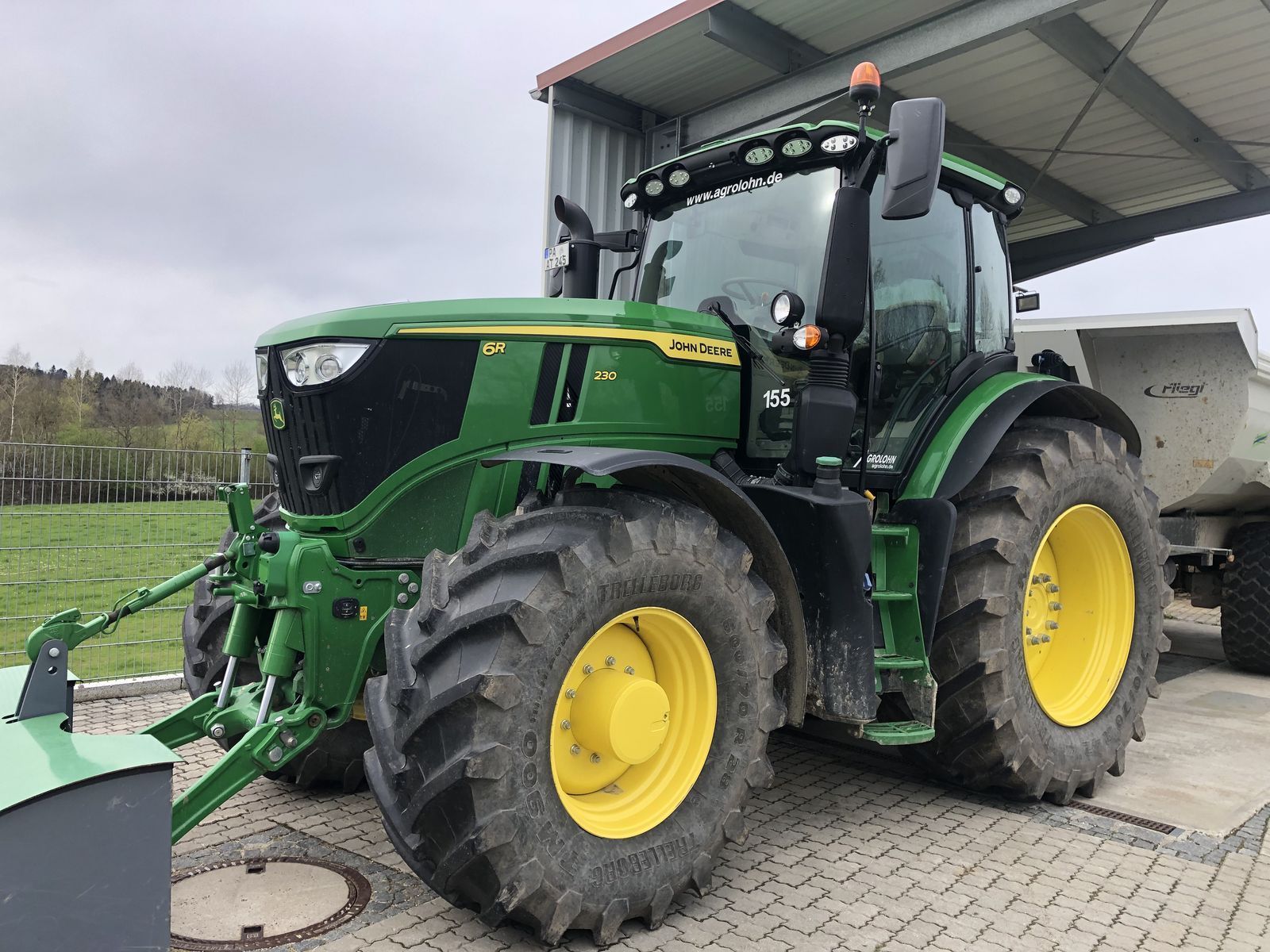 E-FARM: John Deere 6R 230 - Traktor - id U1SMYHL - 172.900 € - Baujahr: 2023 - Abgelesene Motorstunden: 950,Motorleistung (PS): 230,Deutschland