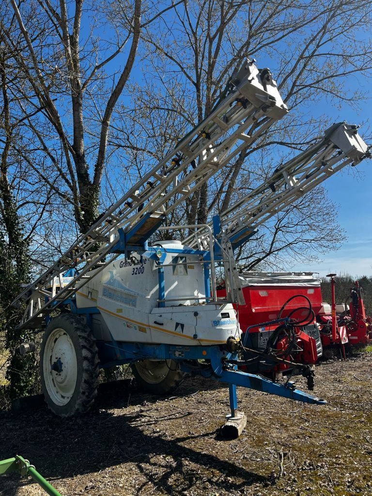 E-FARM: Blanchard grand large 3200 - Pulverizador - id MNW17K6 - 10.200 € - Año: 2005 - Francia