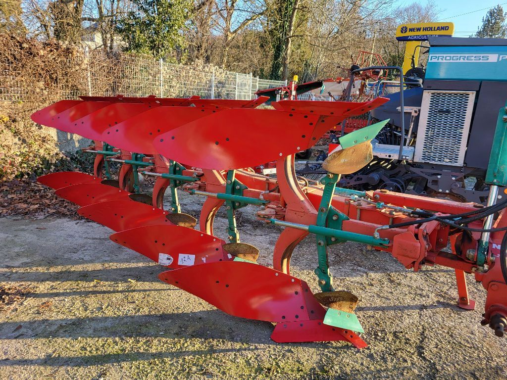 E-FARM: Kverneland 150 s - Plough - id 7CBQJRH - €18,500 - Year of construction: 2015 - France