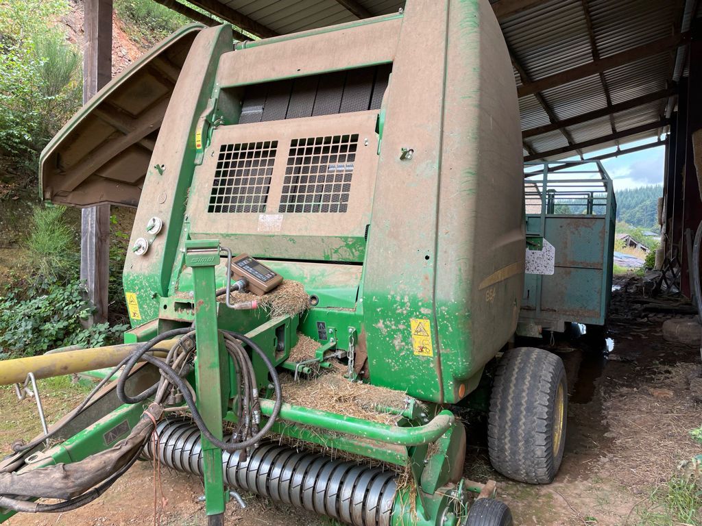E-FARM: John Deere 854 - Baler - id CZCZNYT - €24,000 - Year of construction: 2017 - Total number of bales produced: 5,000,France