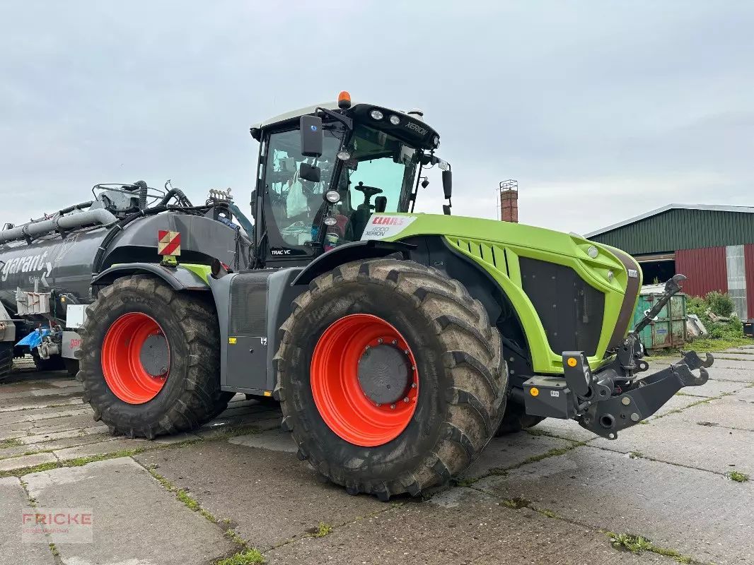 E-FARM: Claas Xerion 4000 TRAC VC - Tractor - id 3S2RS3J - €159,500 - Year of construction: 2015 - Engine hours: 9,300,Engine power (HP): 419,Germany