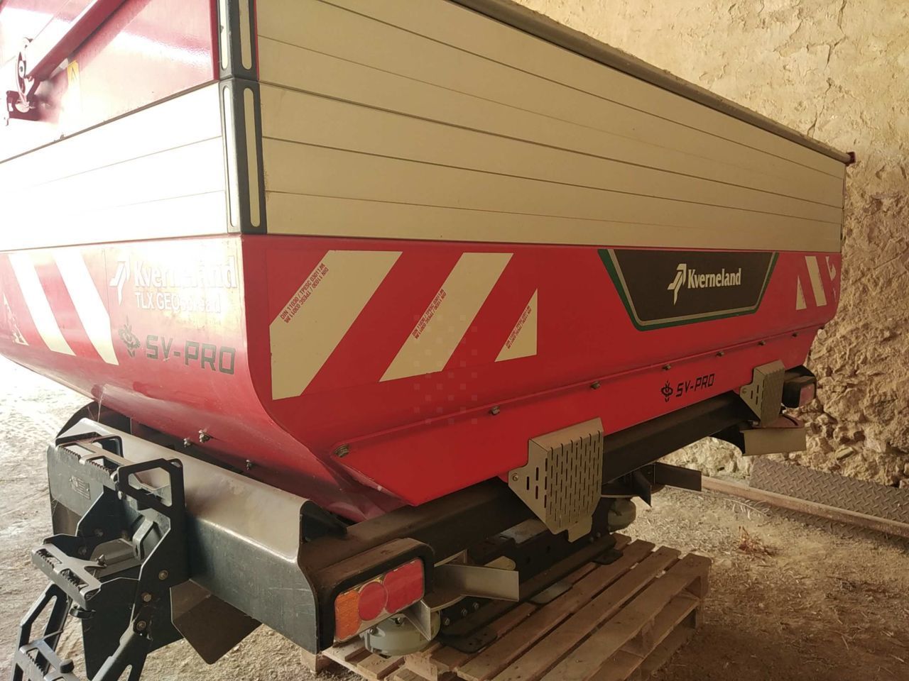 E-FARM: Kverneland exacta tlx geospread - Gødningsspreder - id YFPKDDF - 13.500 € - Produktionsår: 2017 - Frankrig