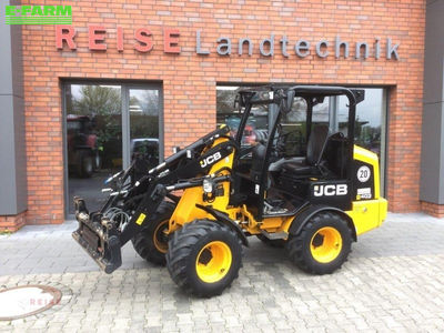 E-FARM: JCB 403 sp - Tele wheel loader - id RKN6W7C - €25,400 - Year of construction: 2021 - Engine hours: 1,720,Engine power (HP): 26,Germany