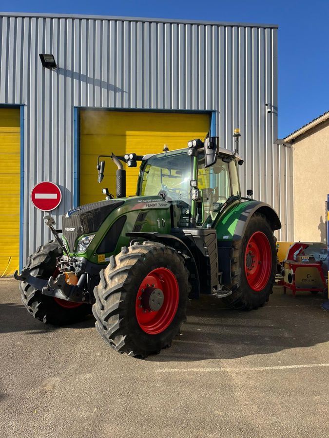 E-FARM: Fendt 720 Vario ProfiPlus - Tractor - id CGEGQU5 - €90,000 - Year of construction: 2019 - Engine hours: 7,200,Engine power (HP): 200,France