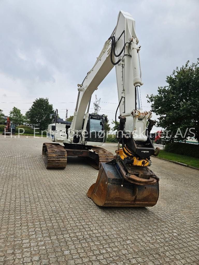 Hitachi zx300lc-6 Escavatore cingolato 79.607 €
