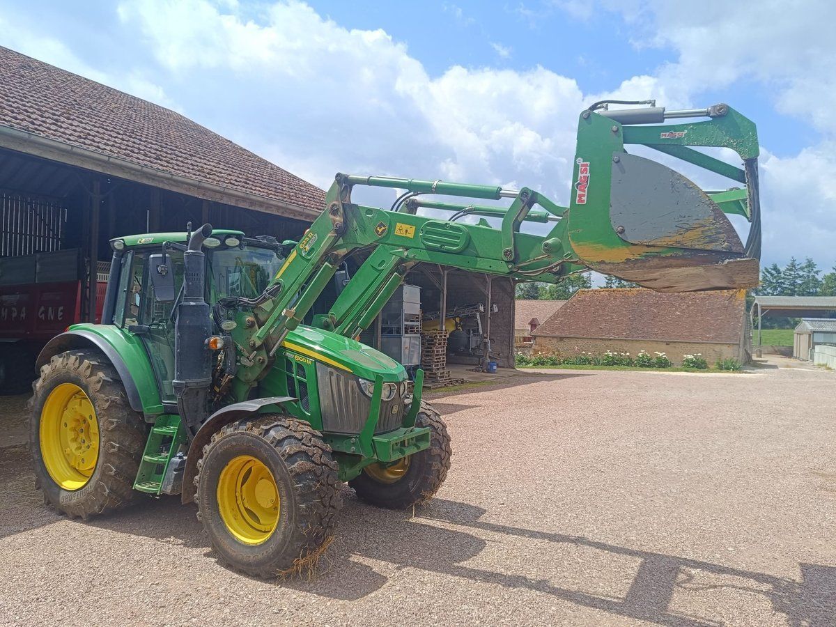 E-FARM: John Deere 6100 M - Traktor - id 9JCWBMN - 72.000 € - Baujahr: 2021 - Abgelesene Motorstunden: 2.554,Motorleistung (PS): 81,Frankreich