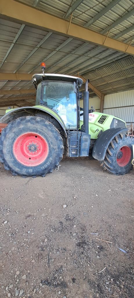 E-FARM: Claas Axion 820 - Tractor - id 1MYBYEP - €72,000 - Year of construction: 2015 - Engine hours: 3,500,Engine power (HP): 220,France