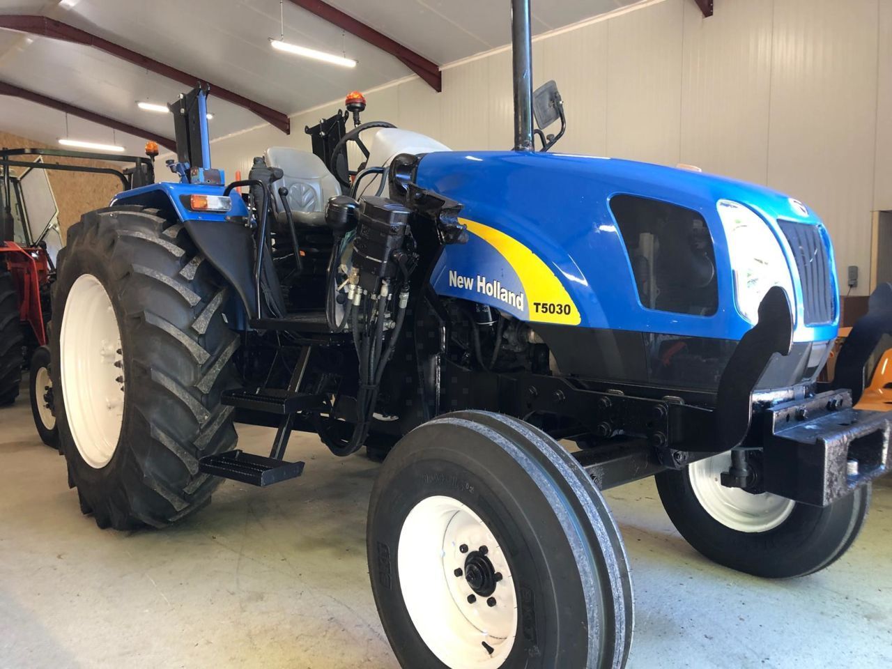 New Holland T 5030 Traktor 26 500 €