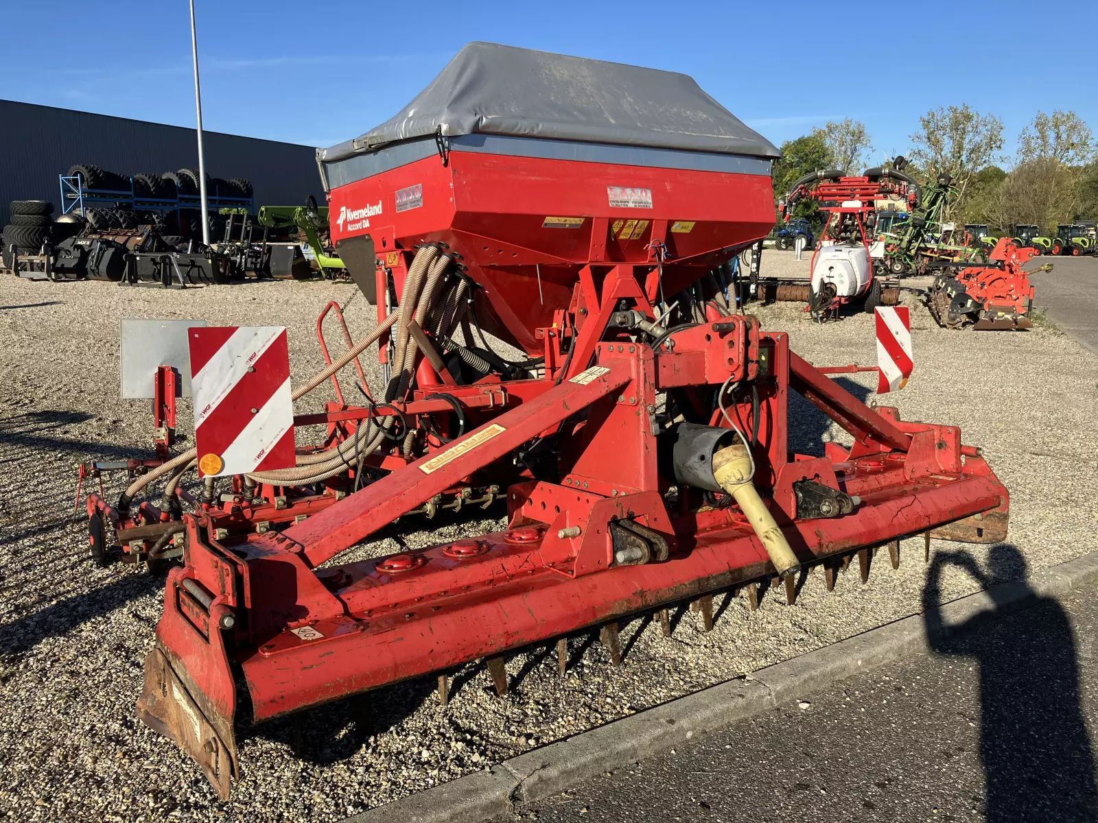 Kverneland herse perugini + semoir kv Combinación de taladradoras 8000 €